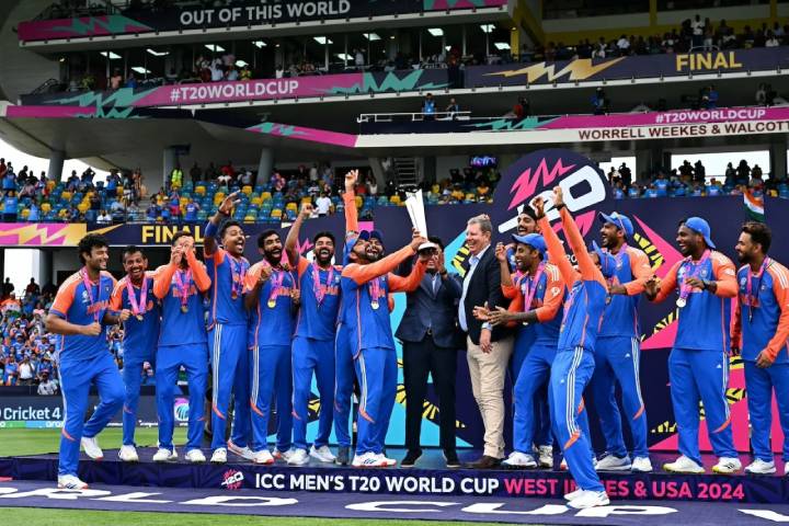 Indian Film Stars Celebrate Team India's T20 Cricket World Cup Triumph